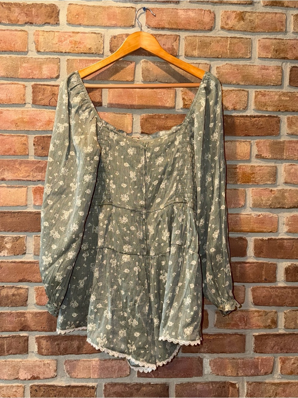 Francesca’s Layla Floral Corset Romper Size XL - Picture 6 of 6
